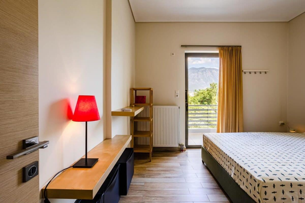 Kalamata'S Spacious Getaway-Taygetos Amazing View ภายนอก รูปภาพ