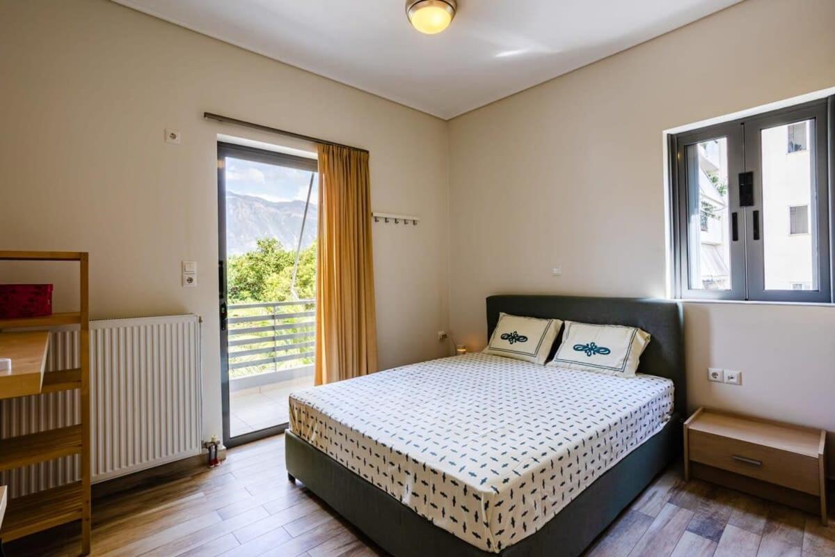 Kalamata'S Spacious Getaway-Taygetos Amazing View ภายนอก รูปภาพ